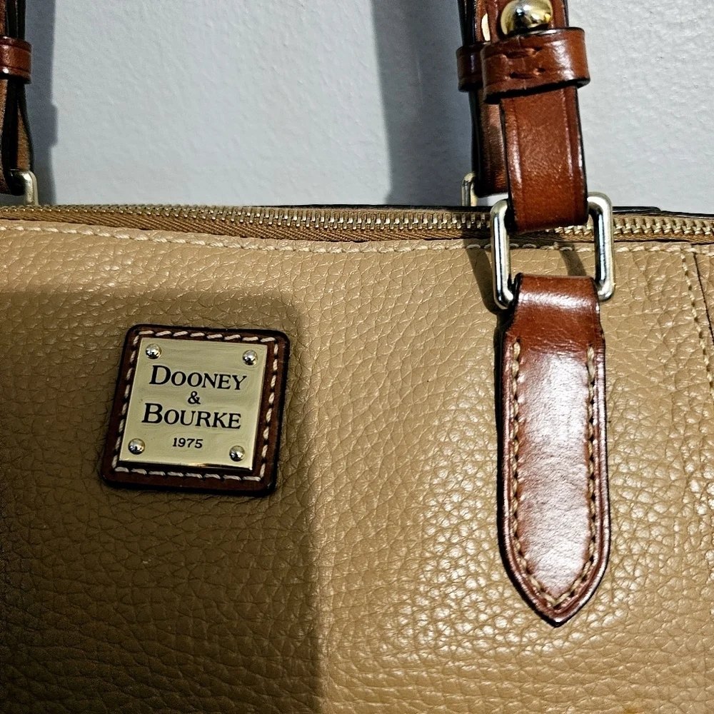 Dooney & Bourke Wexford Tan Leather Maxine Tote Bag satchel - Picture 9 of 14